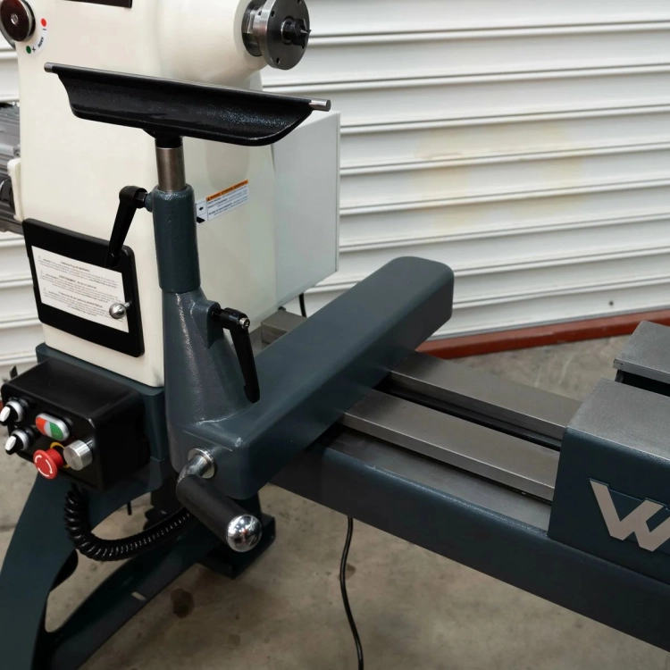 Tokarka-Woodfast-WL3040A-r.jpg