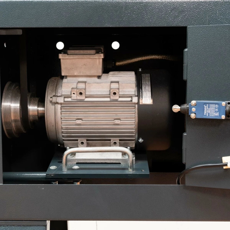 Tokarka-Woodfast-WL520A-k.jpg